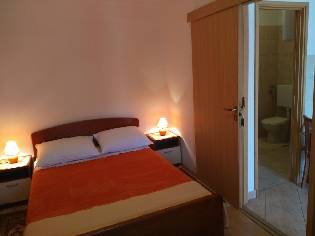 Apartment Cvita Biograd Na Moru Buitenkant foto